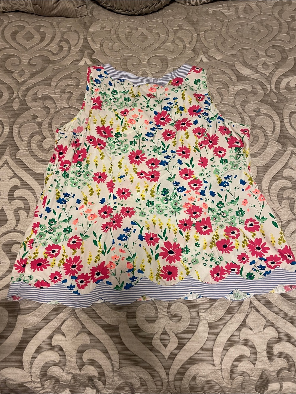 crown & ivy White Floral Tank Size XXL - Picture 3 of 3